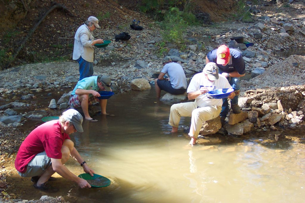 Gold Panning  Montana's Missouri River Country